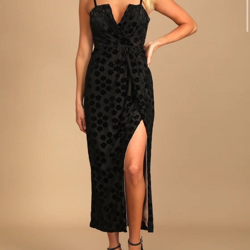 Lulu's Black Floral Midi Dress